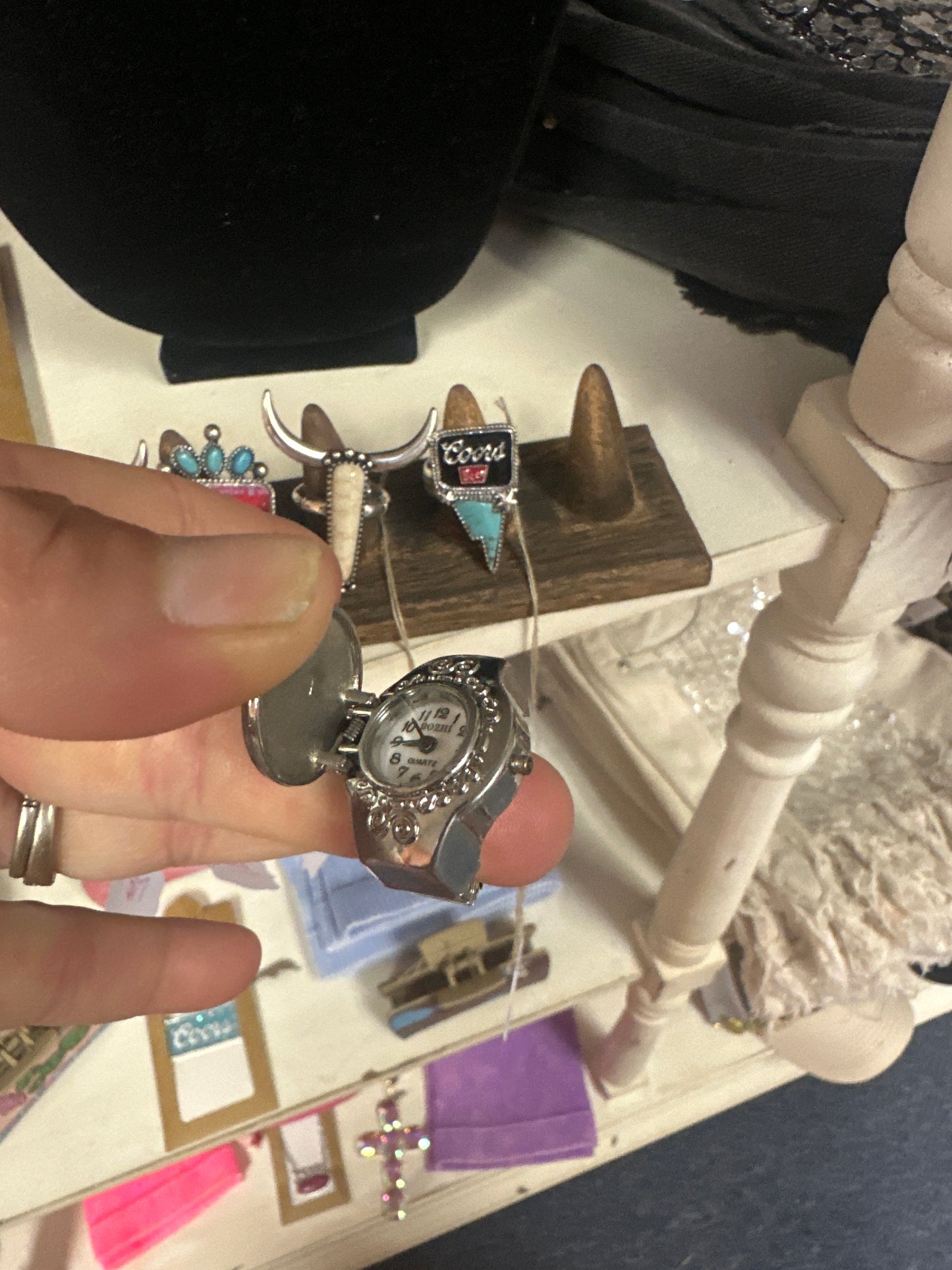 Ying yang clock ring