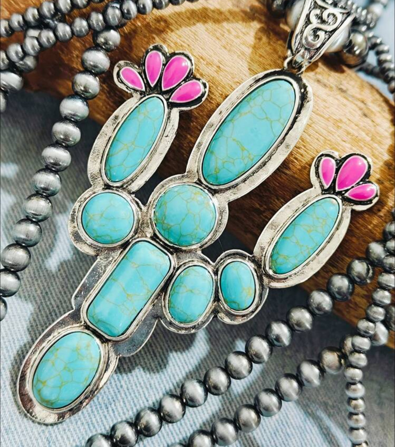 Large cactus necklace