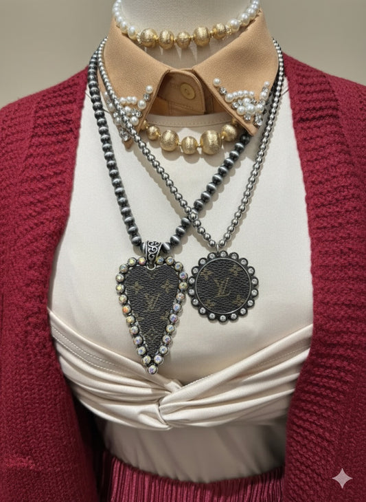 Circle pendant necklace